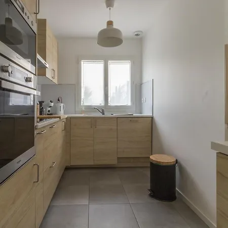 Les De Castel - Les Frenes *