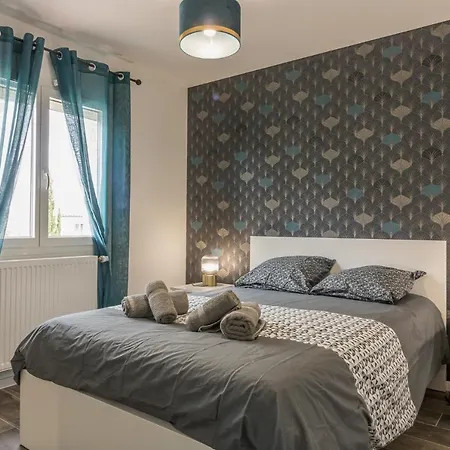 Les De Castel - Les Frenes