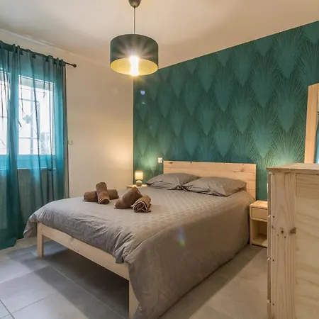 Les De Castel - Les Frenes *