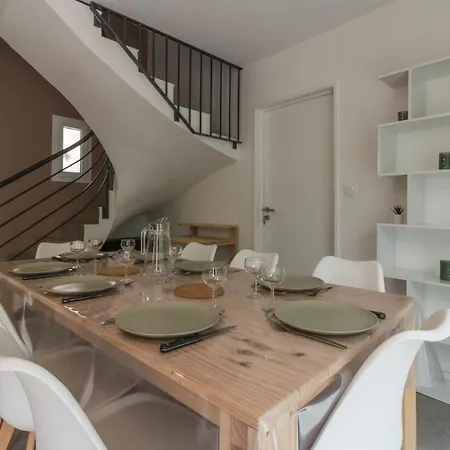 Les De Castel - Les Frenes