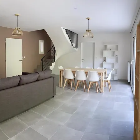 Les De Castel - Les Frenes