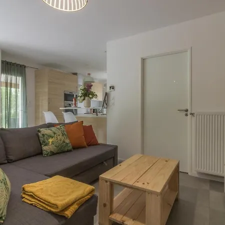 Holiday home Les De Castel - Les Frenes