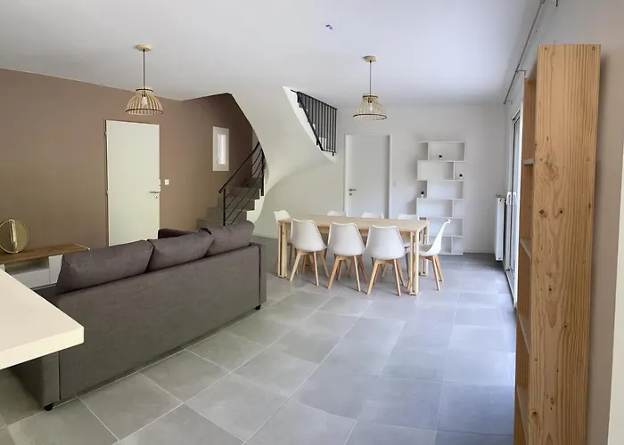 Les De Castel - Les Frenes